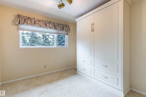 59 Quesnell Crescent, Edmonton, AB - Indoor Photo Showing Other Room