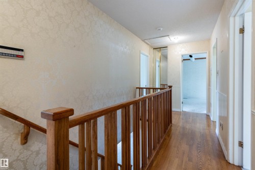 59 Quesnell Crescent, Edmonton, AB - Indoor Photo Showing Other Room