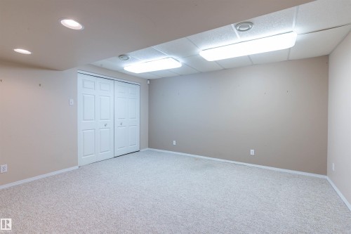 59 Quesnell Crescent, Edmonton, AB - Indoor Photo Showing Other Room