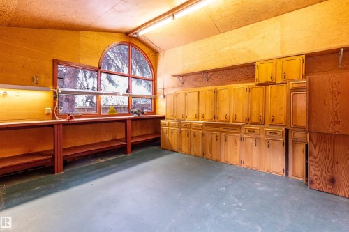 59 Quesnell Crescent, Edmonton, AB - Indoor Photo Showing Other Room