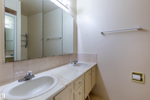 59 Quesnell Crescent, Edmonton, AB - Indoor Photo Showing Bathroom