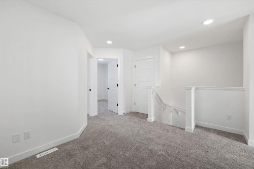 606 176 Avenue, Edmonton, AB - Indoor Photo Showing Other Room