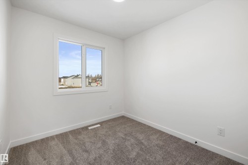 606 176 Avenue, Edmonton, AB - Indoor Photo Showing Other Room