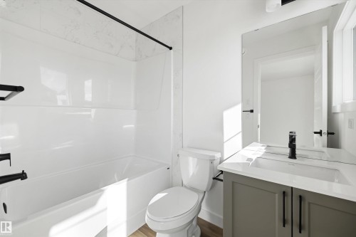 606 176 Avenue, Edmonton, AB - Indoor Photo Showing Bathroom
