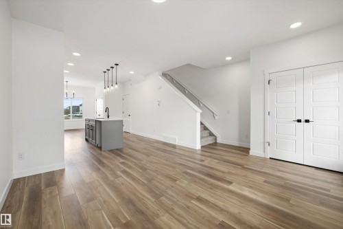 606 176 Avenue, Edmonton, AB - Indoor