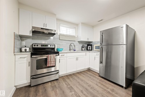 11052 151 Street, Edmonton, AB - Indoor Photo Showing Kitchen