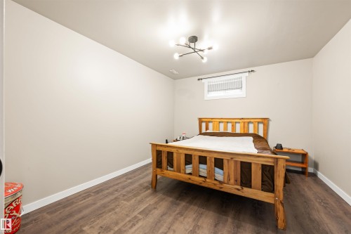 11052 151 Street, Edmonton, AB - Indoor Photo Showing Bedroom
