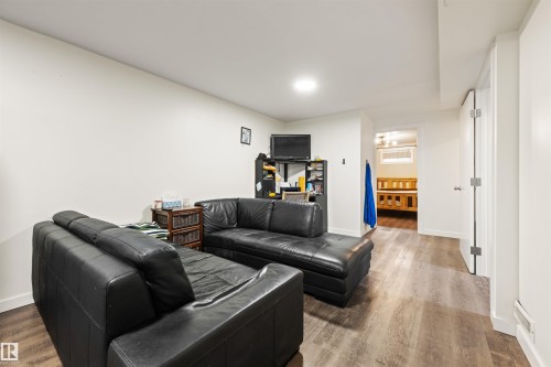 11052 151 Street, Edmonton, AB - Indoor Photo Showing Living Room