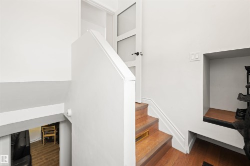 11052 151 Street, Edmonton, AB - Indoor Photo Showing Other Room