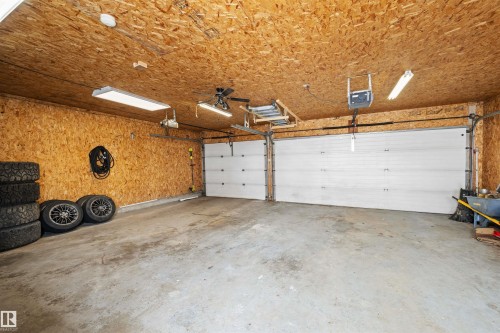 11052 151 Street, Edmonton, AB - Indoor Photo Showing Garage