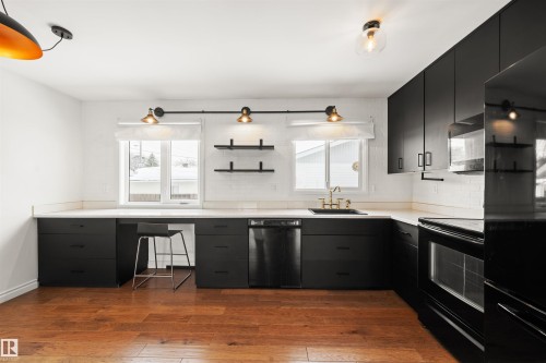 11052 151 Street, Edmonton, AB - Indoor Photo Showing Kitchen With Upgraded Kitchen