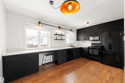 11052 151 Street, Edmonton, AB - Indoor Photo Showing Kitchen