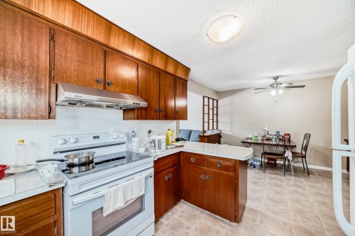 10328 156 Street, Edmonton, AB - Indoor Photo Showing Kitchen
