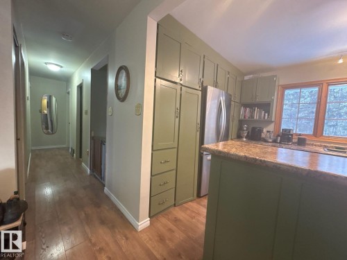 191 52343 Range Rd 211, Rural Strathcona County, AB - Indoor Photo Showing Kitchen
