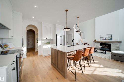 84 Chelles Wynd, St. Albert, AB - Indoor Photo Showing Kitchen With Upgraded Kitchen