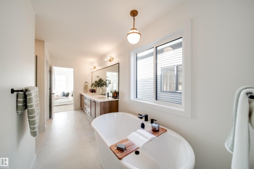 84 Chelles Wynd, St. Albert, AB - Indoor Photo Showing Bathroom