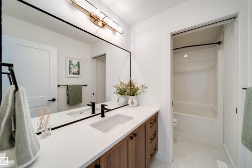 84 Chelles Wynd, St. Albert, AB - Indoor Photo Showing Bathroom