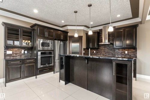 1254 Adamson Drive, Edmonton, AB - Indoor Photo Showing Kitchen With Upgraded Kitchen