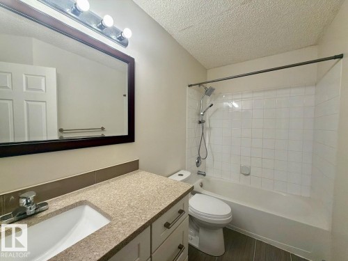 213 11620 9A Avenue Nw, Edmonton, AB - Indoor Photo Showing Bathroom