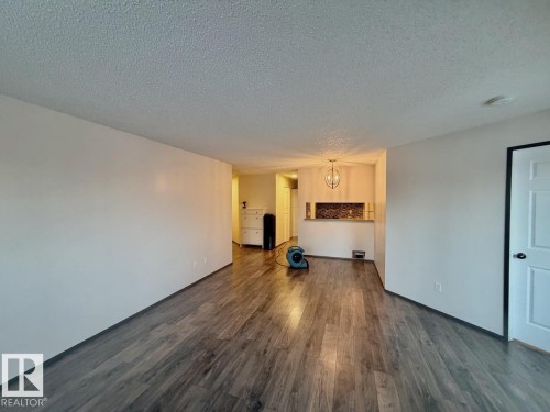 213 11620 9A Avenue Nw, Edmonton, AB - Indoor