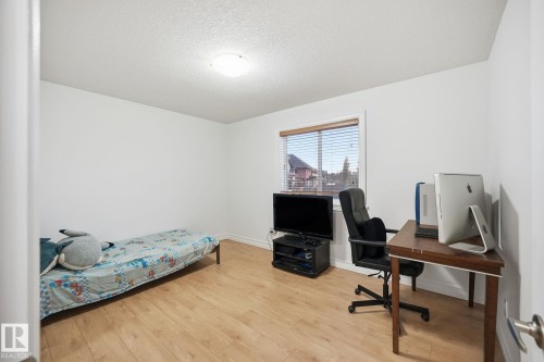 1324 70 Street, Edmonton, AB - Indoor