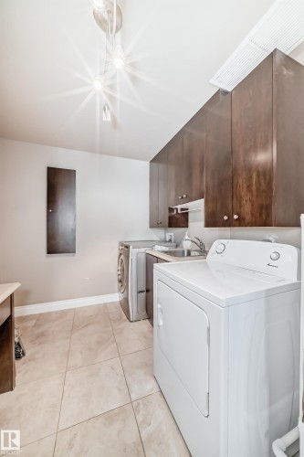 1401 6608 28 Avenue, Edmonton, AB - Indoor Photo Showing Laundry Room
