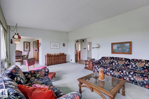 140 Windermere Drive, Edmonton, AB - Indoor Photo Showing Living Room