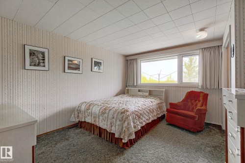 140 Windermere Drive, Edmonton, AB - Indoor Photo Showing Bedroom