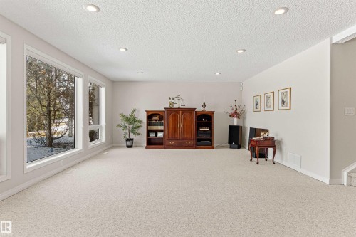 9 Butterworth Point(E), Edmonton, AB - Indoor Photo Showing Other Room
