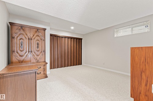 9 Butterworth Point(E), Edmonton, AB - Indoor