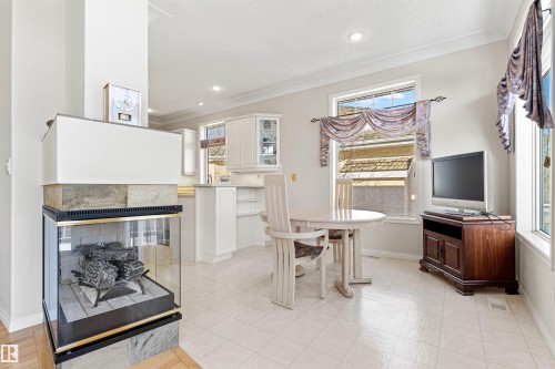 9 Butterworth Point(E), Edmonton, AB - Indoor