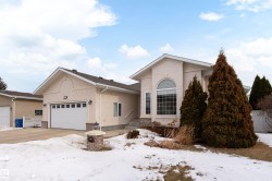 237 Parkallen Way  Wetaskiwin, AB T9A 3J2