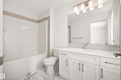 667 173 Avenue, Edmonton, AB - Indoor Photo Showing Bathroom