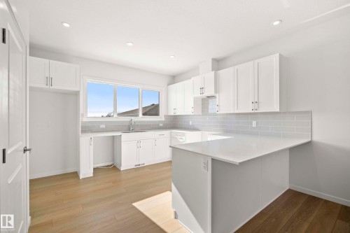 667 173 Avenue, Edmonton, AB - Indoor Photo Showing Kitchen With Upgraded Kitchen