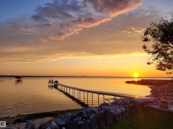 4536 SUNSET Drive  Rural Lac Ste. Anne County, AB T0E 0A0