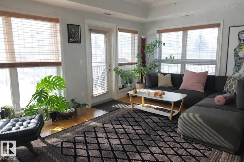 406 10232 115 Street, Edmonton, AB - Indoor Photo Showing Living Room