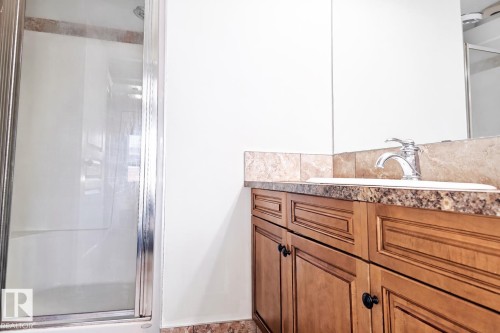 406 10232 115 Street, Edmonton, AB - Indoor Photo Showing Bathroom