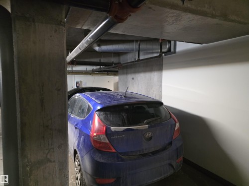 406 10232 115 Street, Edmonton, AB - Indoor Photo Showing Garage