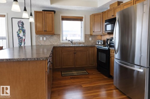 406 10232 115 Street, Edmonton, AB - Indoor Photo Showing Kitchen
