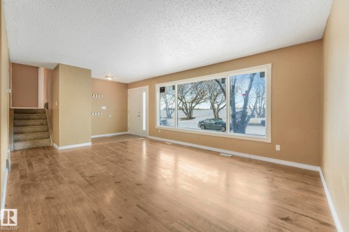 58 Huron Street S, Devon, AB - Indoor Photo Showing Other Room