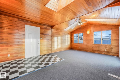 58 Huron Street S, Devon, AB - Indoor Photo Showing Other Room