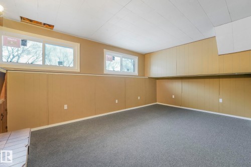 58 Huron Street S, Devon, AB - Indoor Photo Showing Other Room