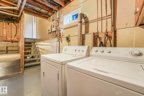 58 Huron Street S, Devon, AB - Indoor Photo Showing Laundry Room