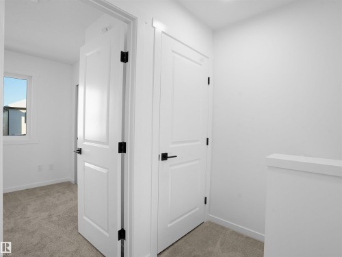 32 1009 Cy Becker Road, Edmonton, AB - Indoor Photo Showing Other Room