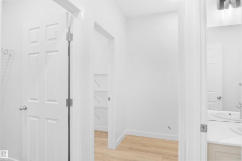 1323 11 Avenue, Edmonton, AB - Indoor