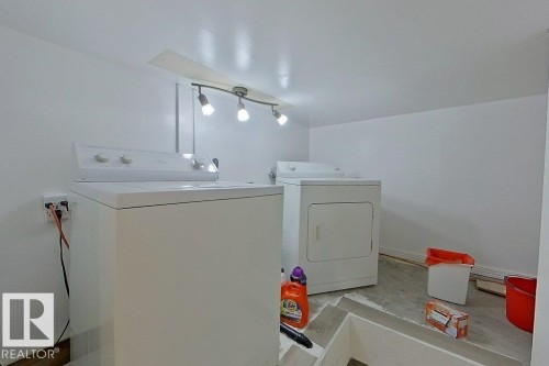 10722 106 Street, Edmonton, AB - Indoor Photo Showing Laundry Room
