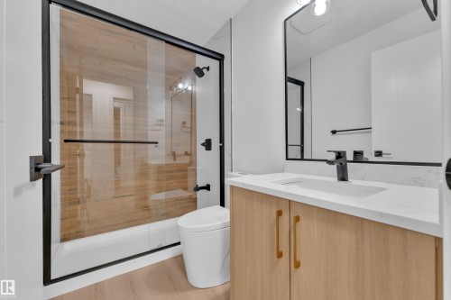 1755 37 Street, Edmonton, AB - Indoor Photo Showing Bathroom