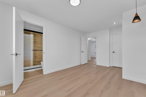 1755 37 Street, Edmonton, AB - Indoor Photo Showing Other Room