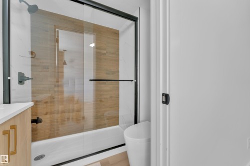 1755 37 Street, Edmonton, AB - Indoor Photo Showing Bathroom