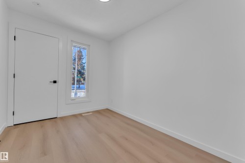1755 37 Street, Edmonton, AB - Indoor Photo Showing Other Room